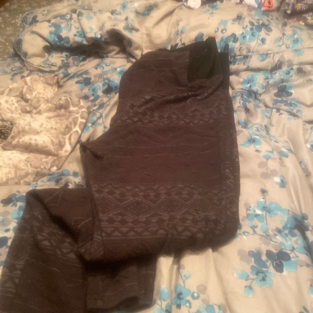 Black textured leggings size 3